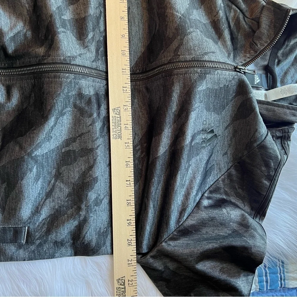 NWOT Men’s Adidas Black Gray Camo Jacket S